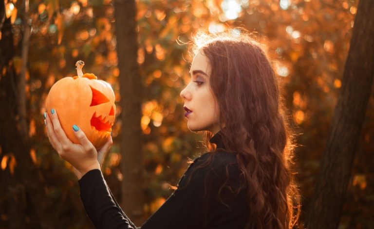 Cosa ami fare il giorno di Halloween in base al tuo segno zodiacale