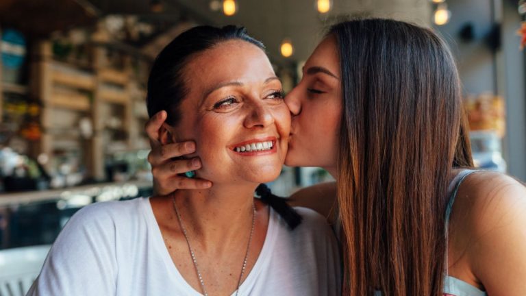 Quando cresci con una Madre Forte, anche tu diventi forte